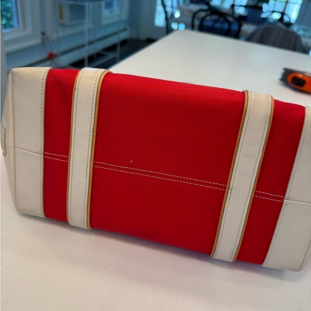 COACH HAMPTON LEGACY RED FABRIC WHT LEATHER TRIM MARKET TOTE BAG - Picture 6 of 16